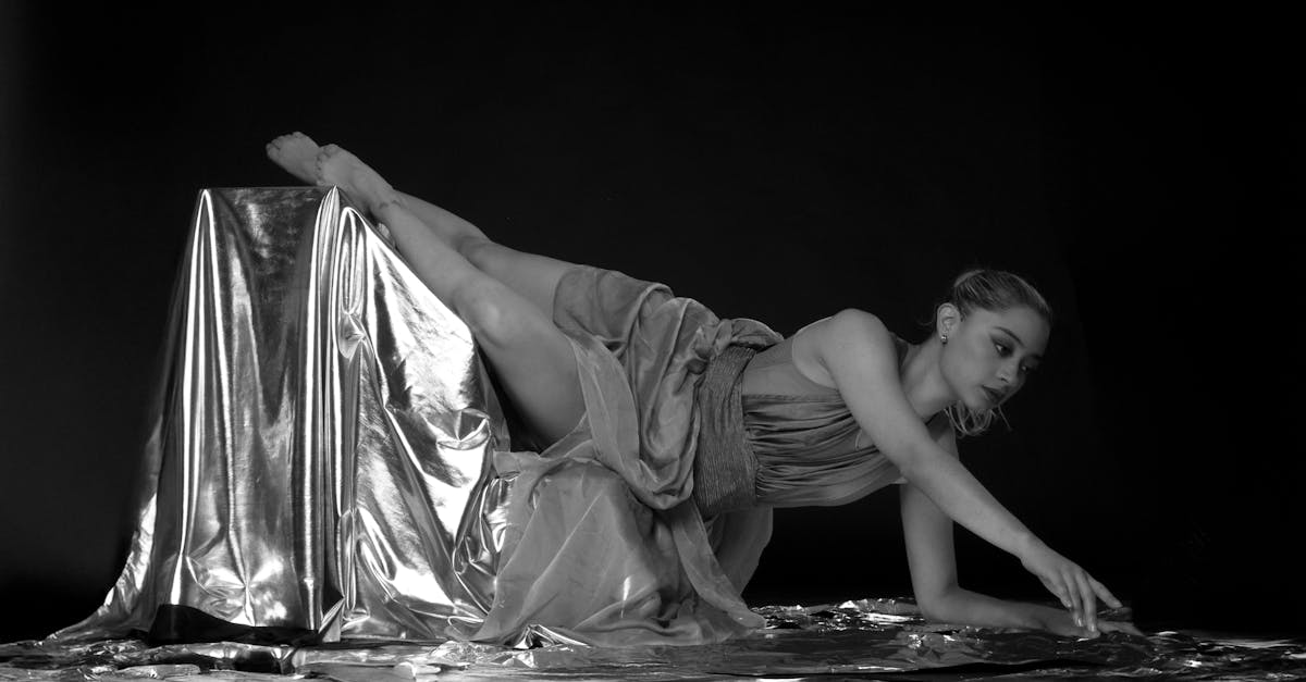 découvrez l'importance du langage corporel dans la communication. apprenez à interpréter les gestes, expressions faciales et postures pour mieux comprendre les émotions et intentions des autres.