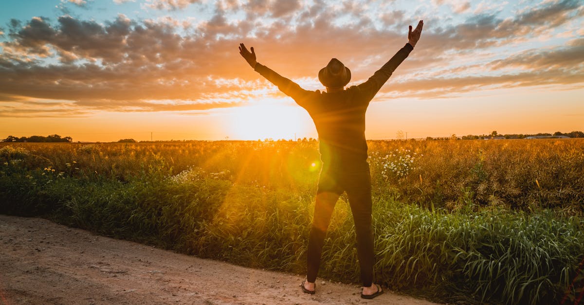 découvrez l'importance de la gratitude dans votre vie quotidienne. apprenez à cultiver cette émotion positive pour améliorer votre bien-être, renforcer vos relations et favoriser une perspective optimiste. la gratitude est bien plus qu'un simple mot, c'est un véritable état d'esprit.