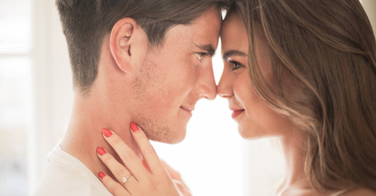découvrez les multiples facettes de l'intimité, un lien profond qui unit les êtres, favorise la confiance et renforce les relations. explorez comment créer et entretenir cette connexion essentielle dans votre vie personnelle et professionnelle.