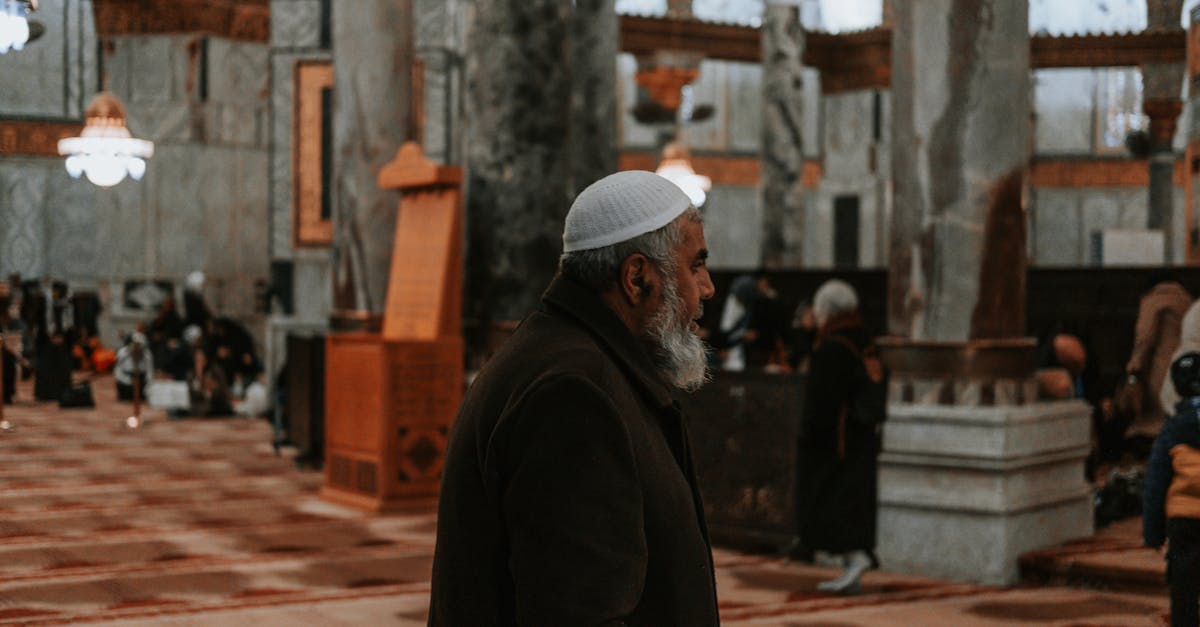 découvrez l'importance de la sacralité à travers différentes cultures et traditions. plongez dans un monde de spiritualité et d'harmonie, où le sacré se manifeste dans la nature, les rituels et les croyances. explorez le sens profond de la sacralité et son impact sur notre quotidien.