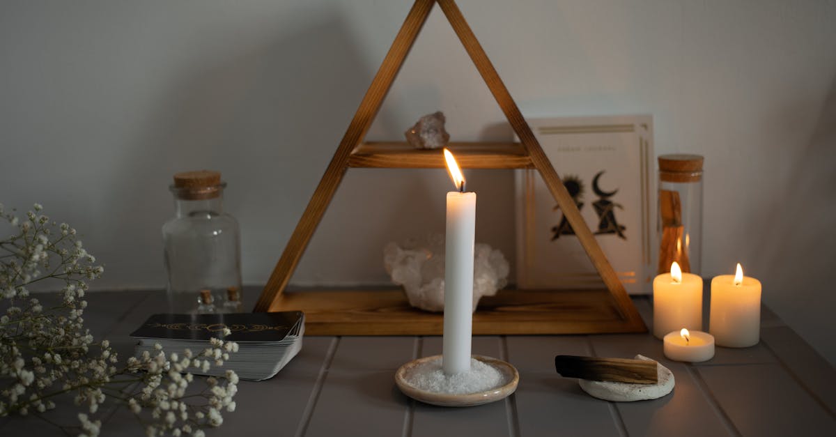 découvrez les rituels tantriques, une pratique ancestrale visant à éveiller l'énergie spirituelle et à favoriser l'intimité. plongez dans un voyage sensoriel et transformez votre perception de la relation corps-esprit.